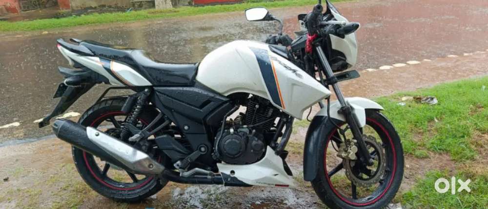 খুব ভালো হয়ে আছে মোটরসাইকেল টা। কেউ যদি নিতে ইচ্ছুক বলবেন।