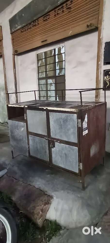 BIG SIZE IRON COUNTER