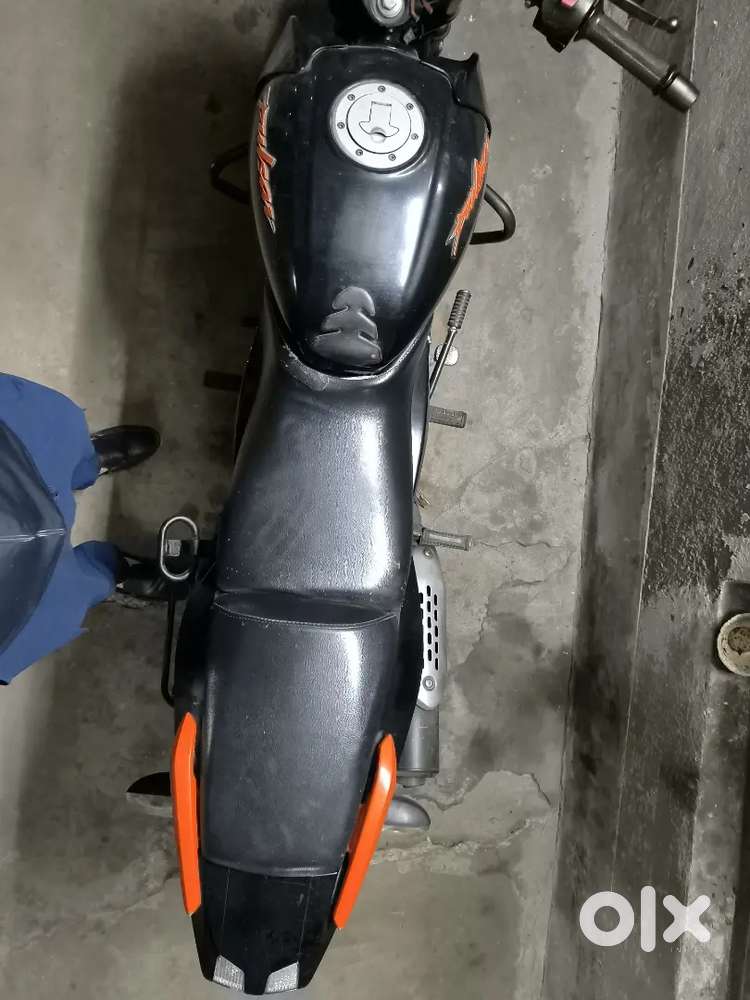 Pulsar 125 dis split sit grave handel