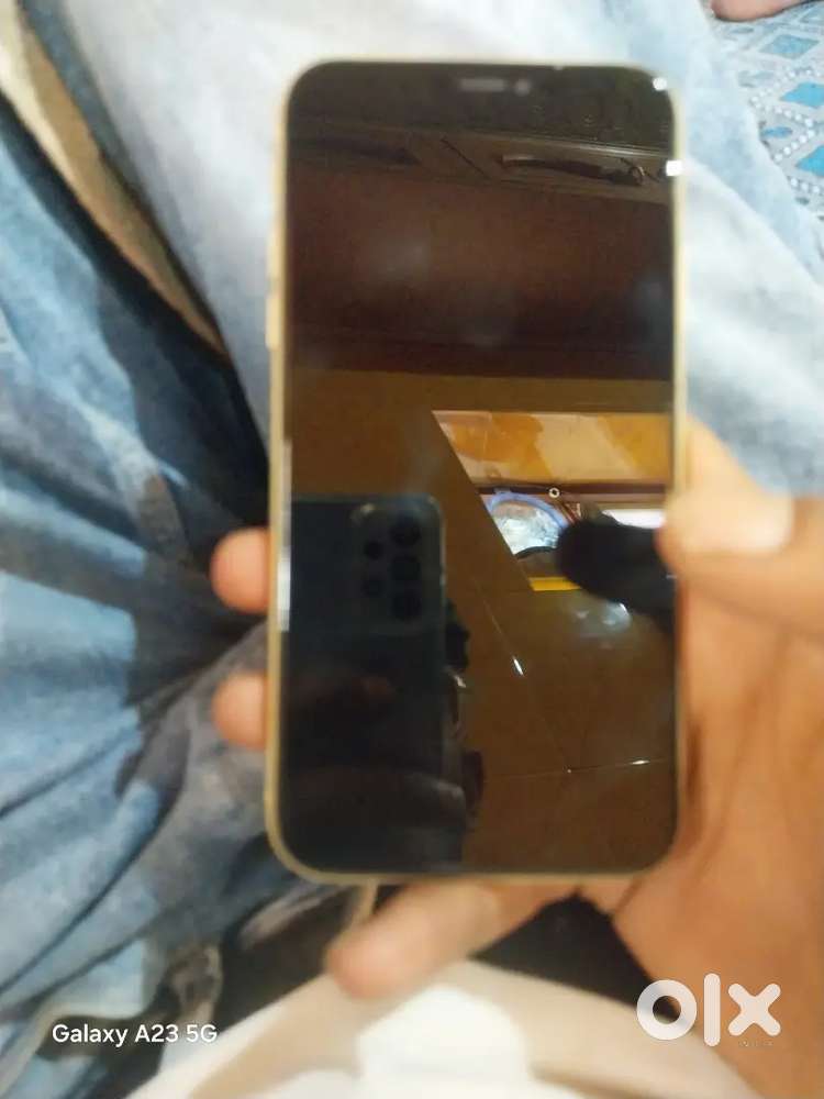 I fone xr 256gb water seal never repaired scratch less
