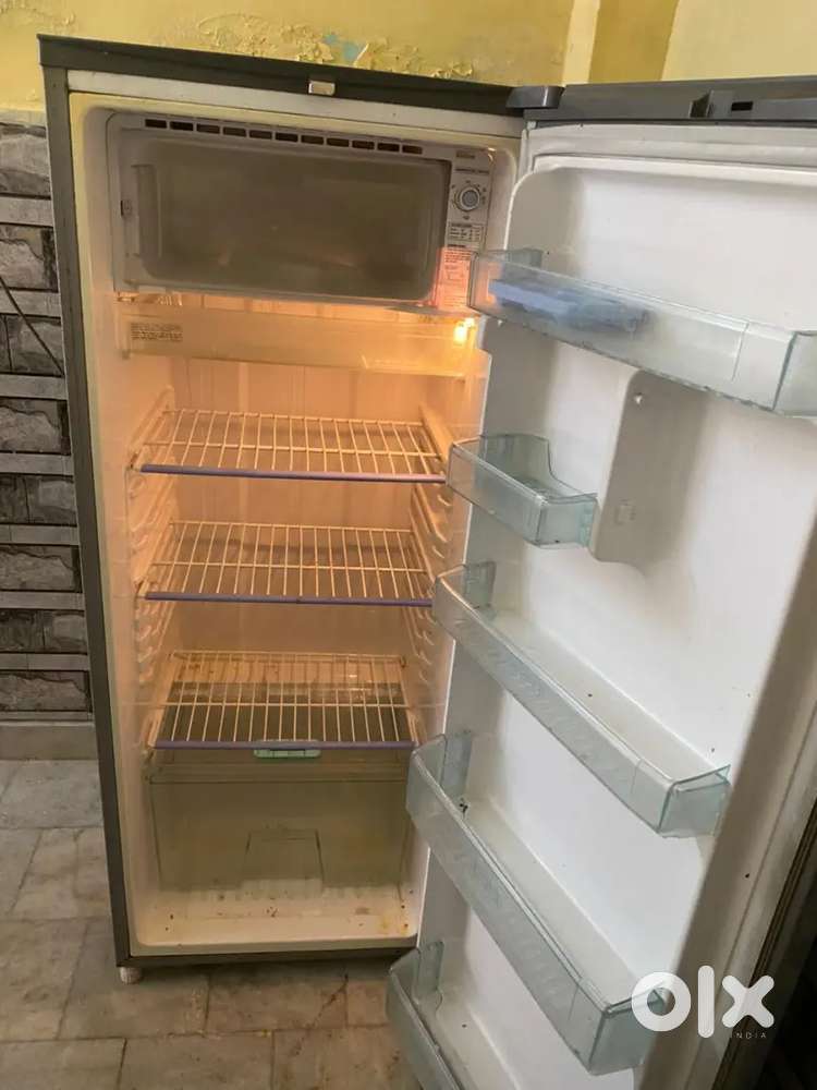 Samsung frigh 5star big space cooling achhi hai