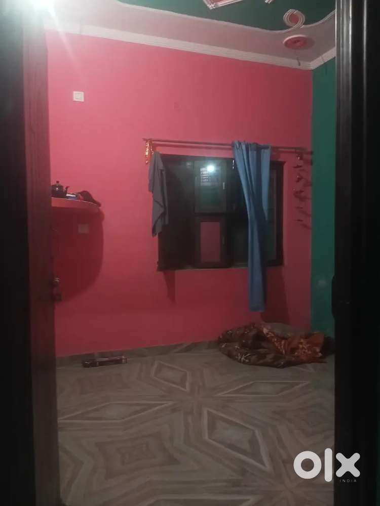 Single room available only for girl