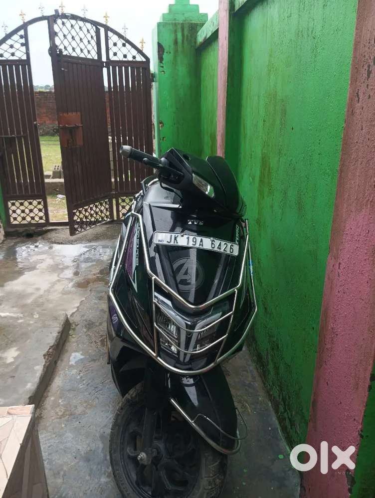 Ntorq squad edition125 good condition negiotable price  loan pending?