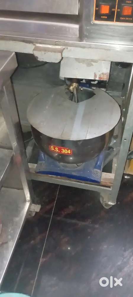 Dough mixCommercial pizza