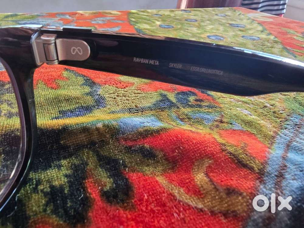 Meta rayban skylar essilorluxottica glasses