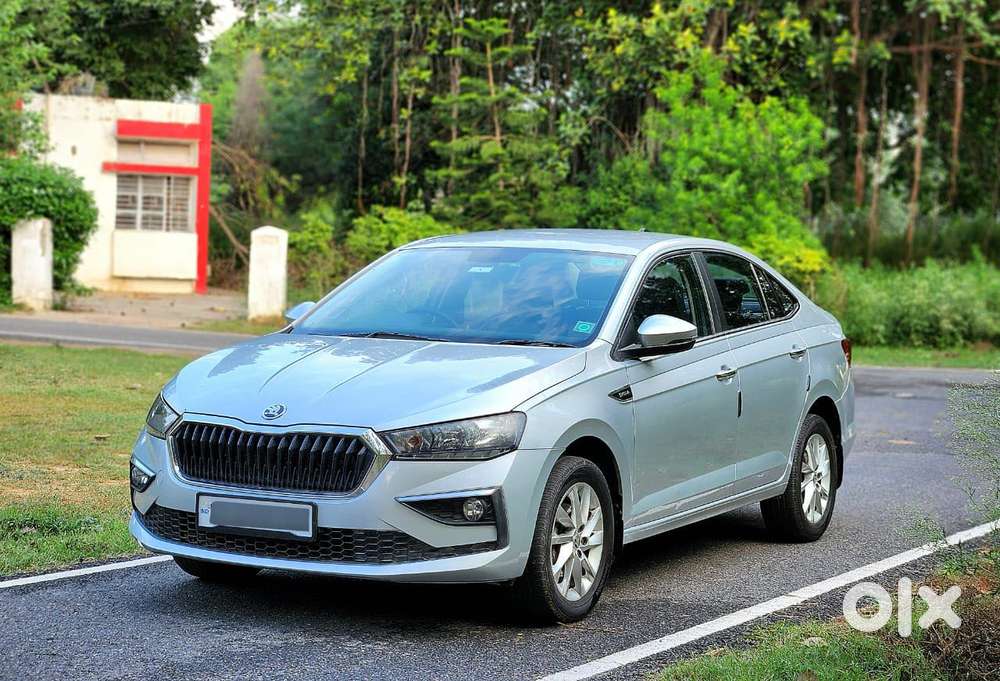 Skoda Slavia Ambition 1.0L TSI MT, 2023, Petrol