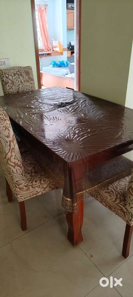 6-Seater wooden new dining table