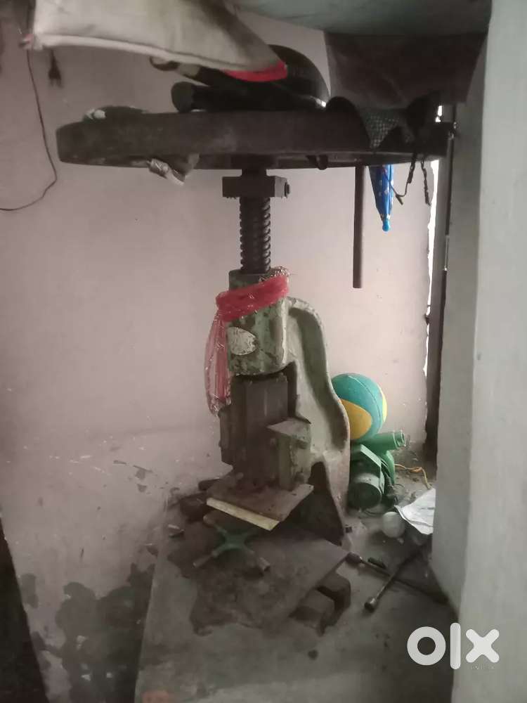 Machine hand press