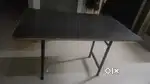 Kisi bi Prakar ka Saman rakhane ke liye Mej uplabdh hai
