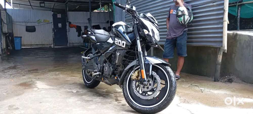 Ns 200. It's in perfect condtions