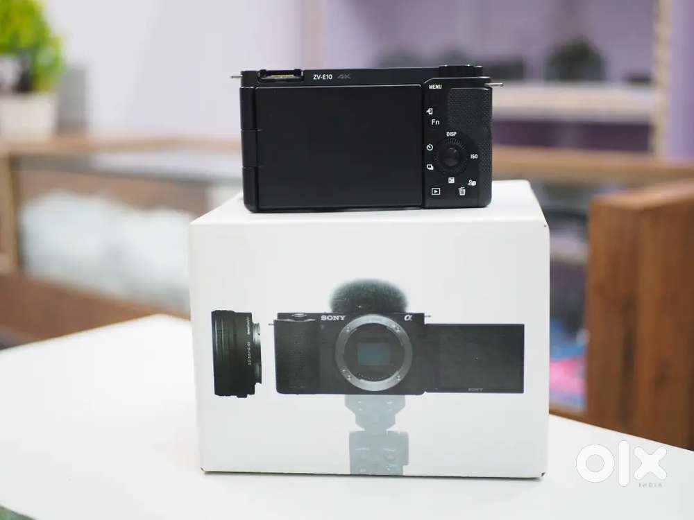 Sony zve10 4k with 16-50mm OSS lense