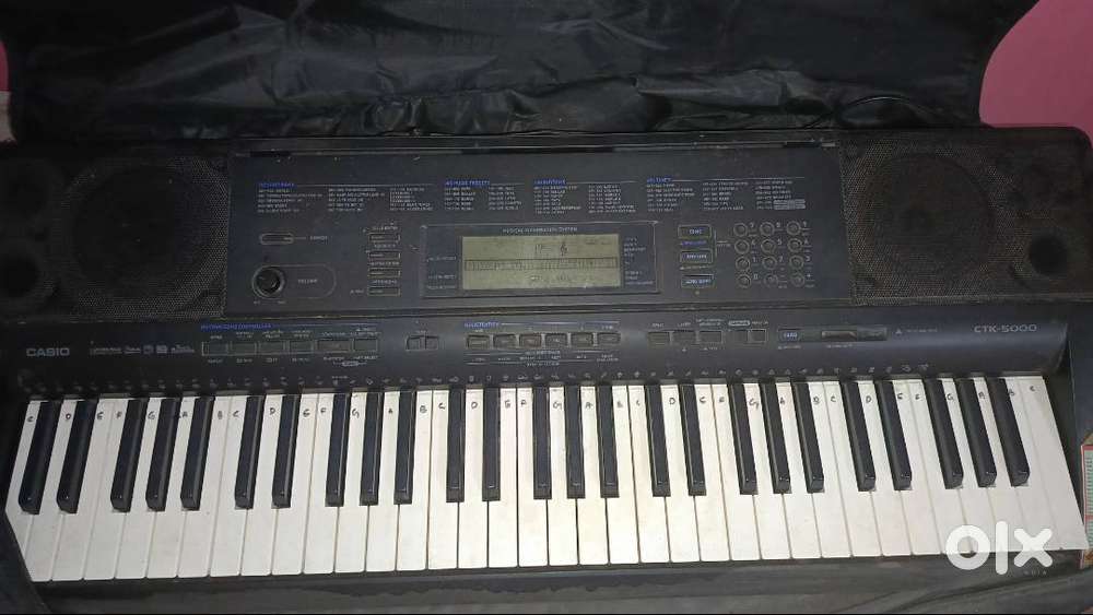 Casio keyboard CTK 5000 with cover