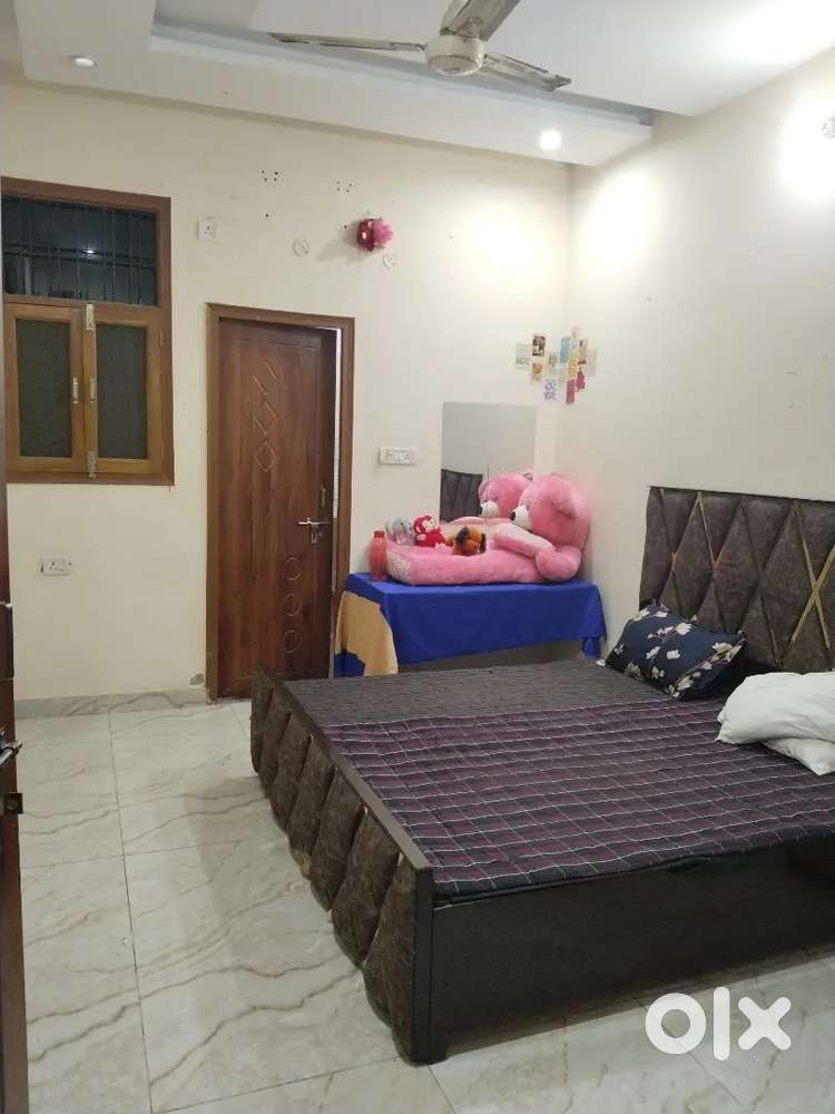 Need a female flatmate.