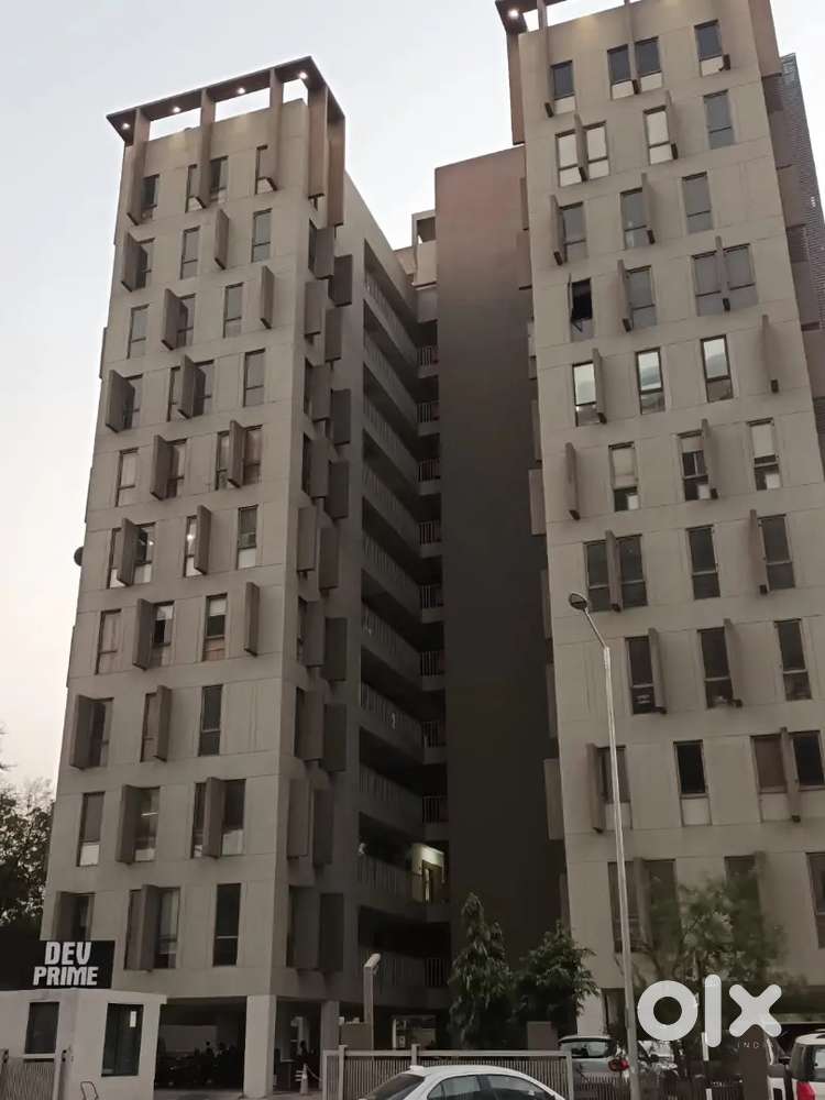 S.G.Highway Fully Furnished Office For Rent