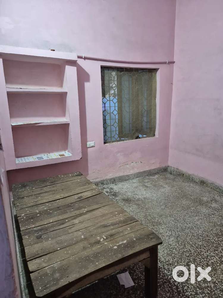 1 bedroom with attached bathroom only working women and girl student