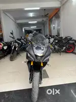 YAMAHA R15 V4 Gold Black 2023