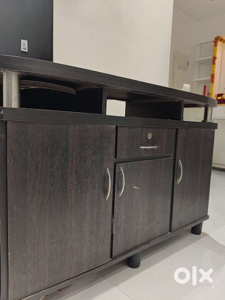 corner table