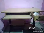 Computer table