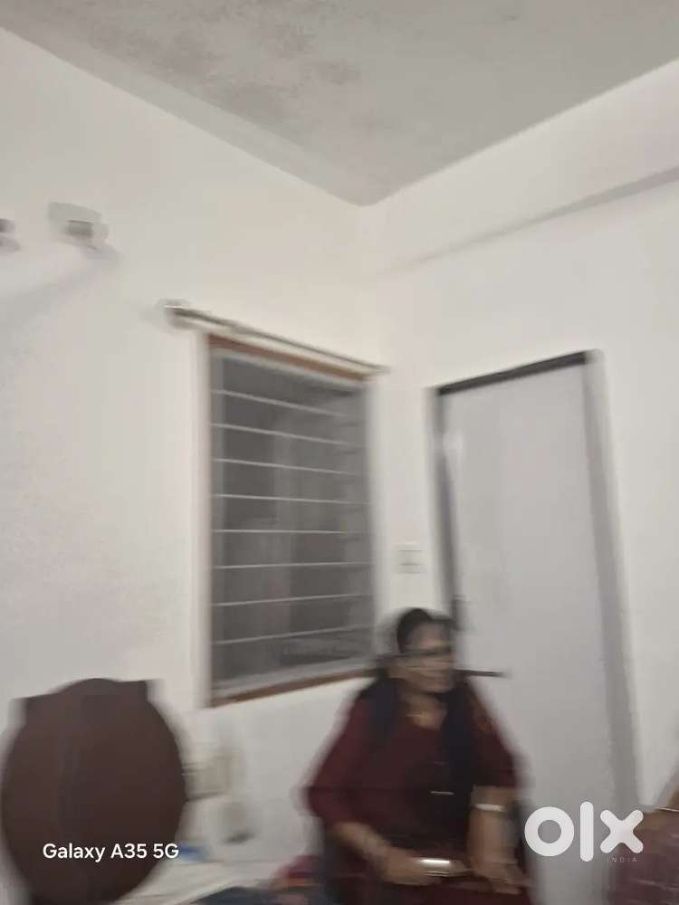 फ्लेट बेचना है