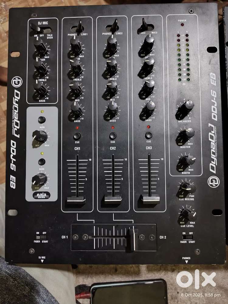 DJ mixer dynatech