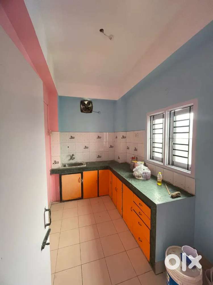 Zoo road 2bhk flat available for rent