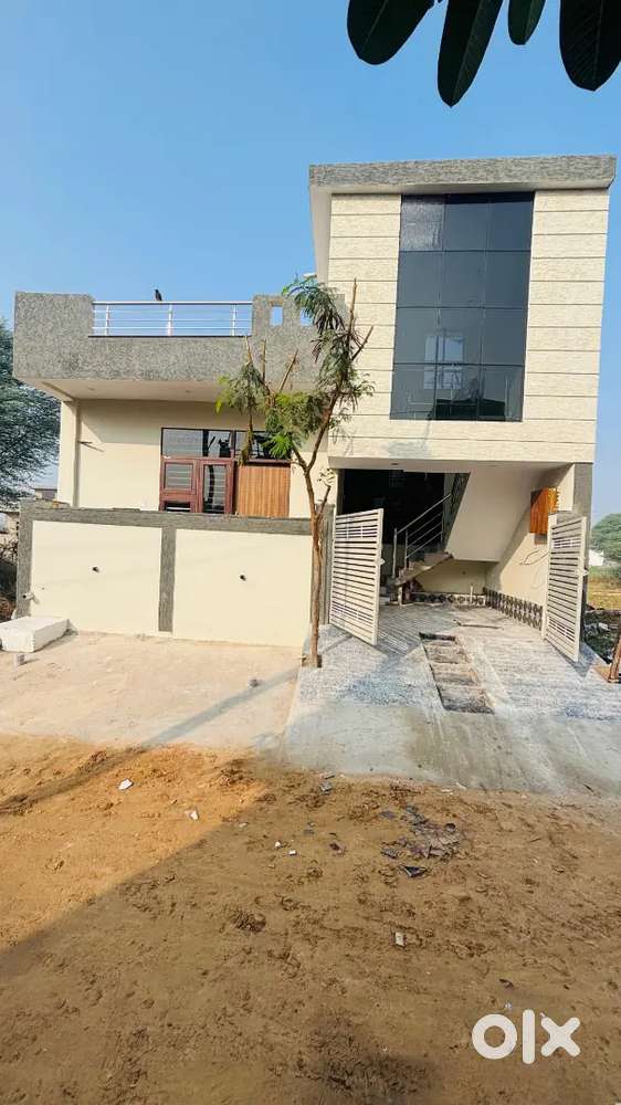 100 gaj villa only 48 lakh , wo bhi kalwar road se 500 miter distance