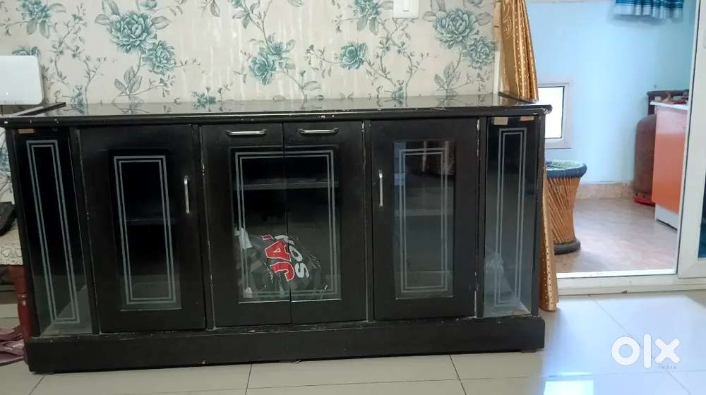 TV TABLE For Sale