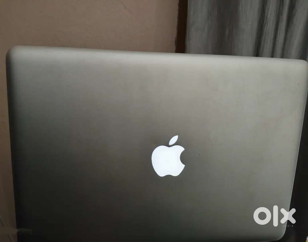 Apple MacBook Pro Laptop