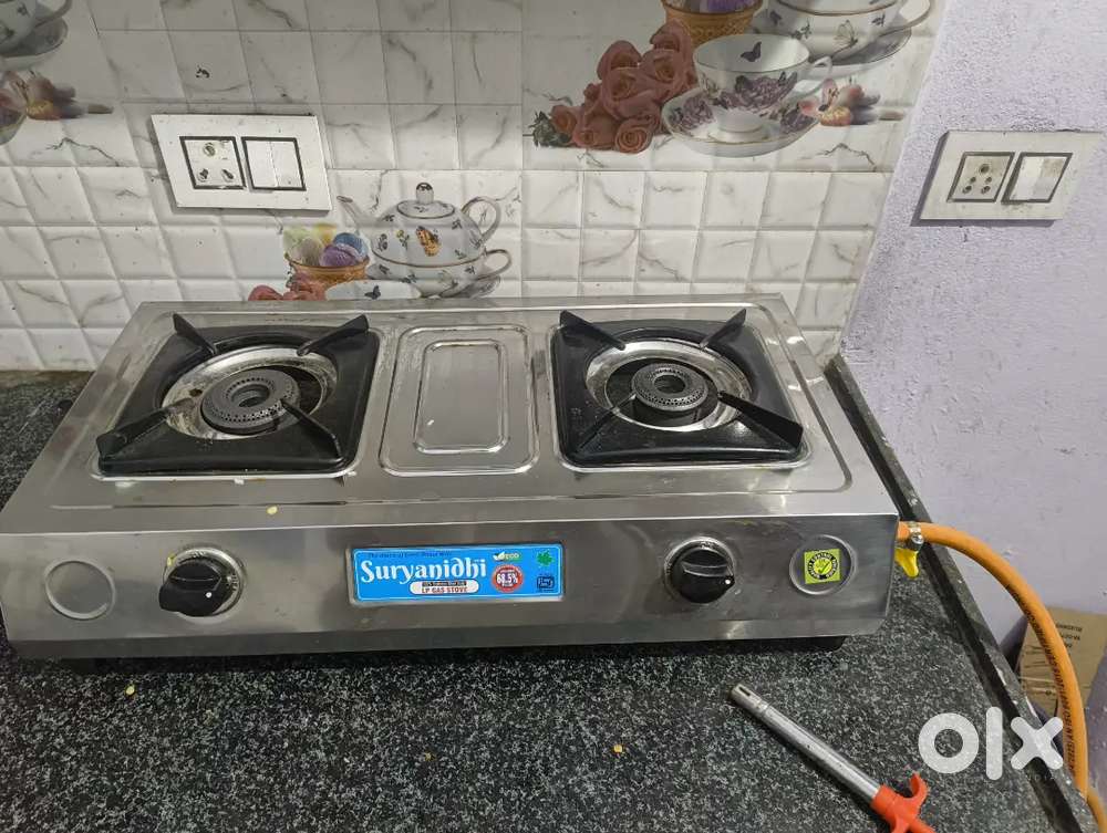 KITCHEN STOVE