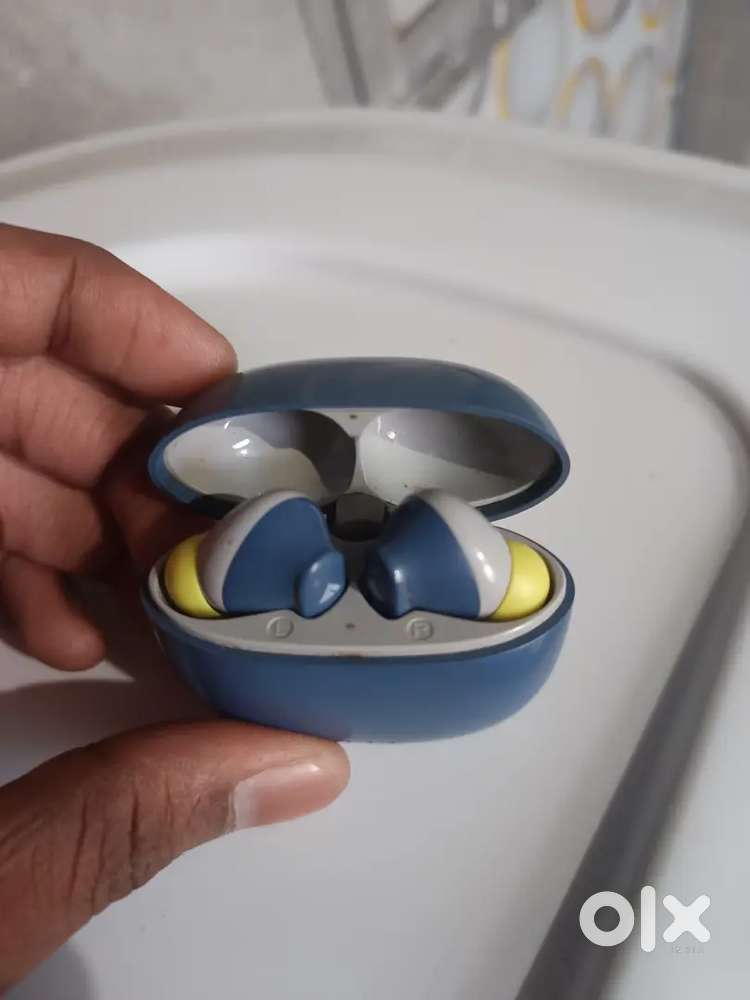 BOULT AUDIO AIRPODS NEW CONDITION URGENT SELL NEED MONEY