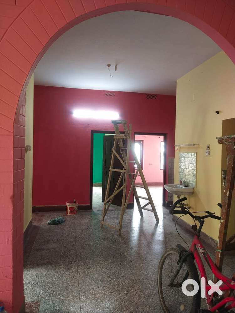 @ 25000/= 3 Bedroom 2 toilets 1 kitchen 2 balcony