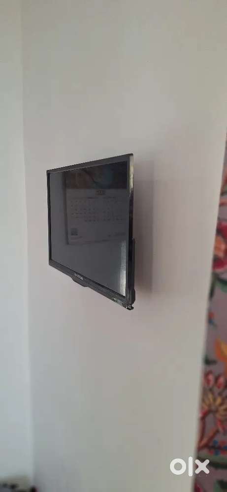 Universal LED TV 24 inch