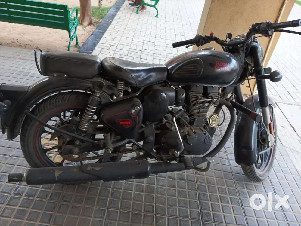 Royal Enfield Stealth Black Classic 350 EFI