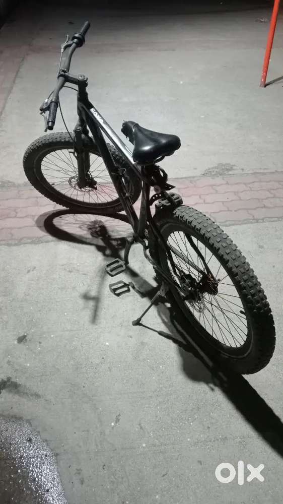 Sports bicycle in disc brake