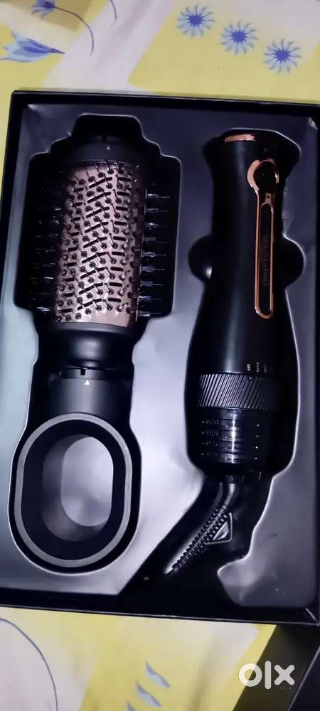 Hair straightener and dryer