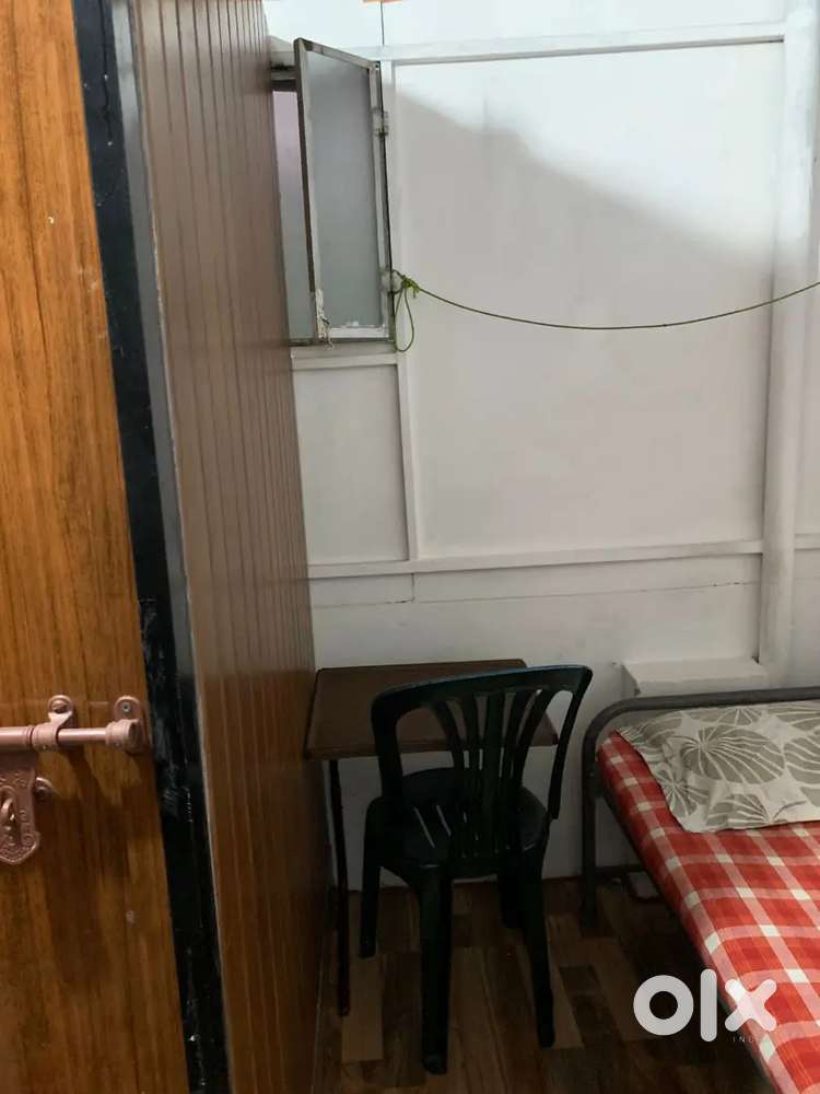 (1 gents)Semi furnished single room bath attached for rent @ vyttila