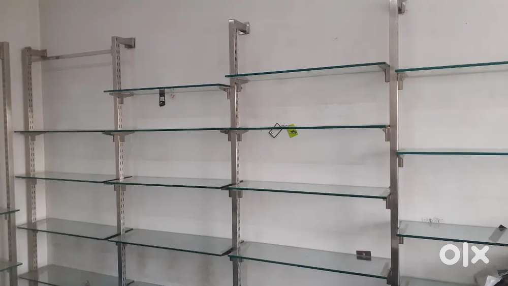 Superior Steel and Glass fitting, 1 counter, 1wall display rack