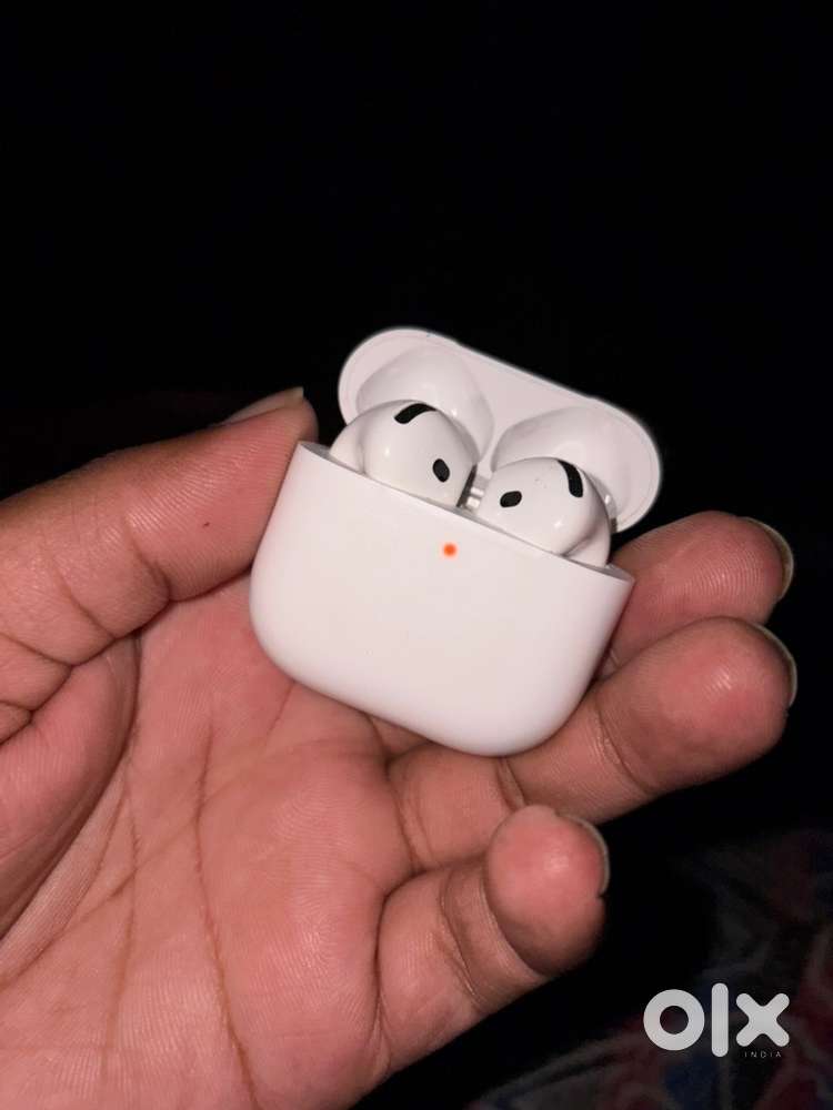 Airpods 4 active noise cancellation