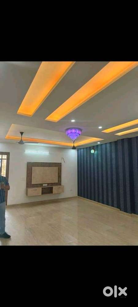 1BHK FULLY FURNISHED AT PRIME LOCATION, NOIDA SECTOR 52 METRO STATION
