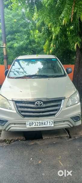 Toyota Innova 2012
