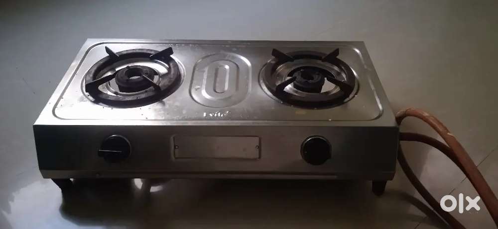 Gas stove with pipe and Regulator