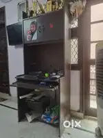Computer table