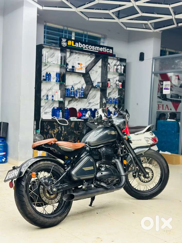 Hi I am selling my bike jawa perak is in good condition