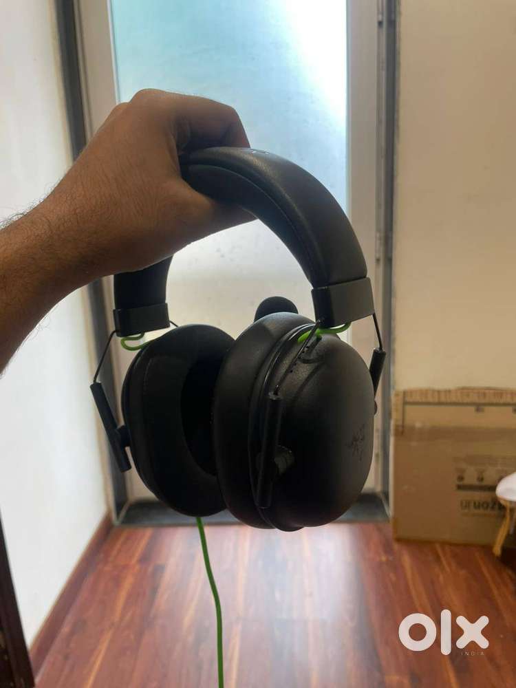 Razer Blackshark V2 X - Wired eSports Headset w/Noise Cancellation Mic