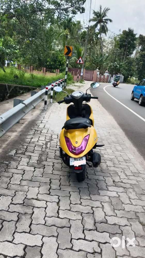 Yamaha fascino125 hybrid yellow, single owner, 2022 Registration