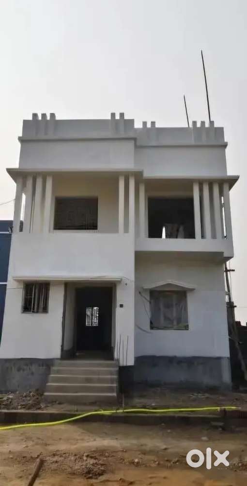 House Sale in gated society