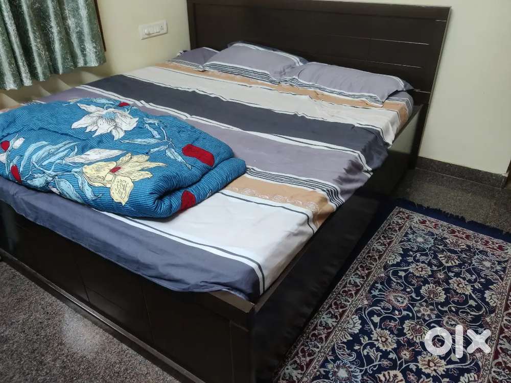 King size bed with storage on sale