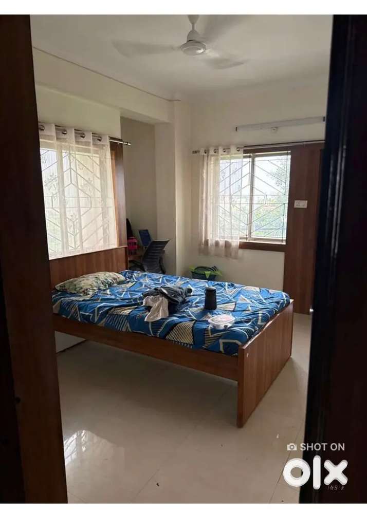 Independent flat 2bhk required room mate for one room