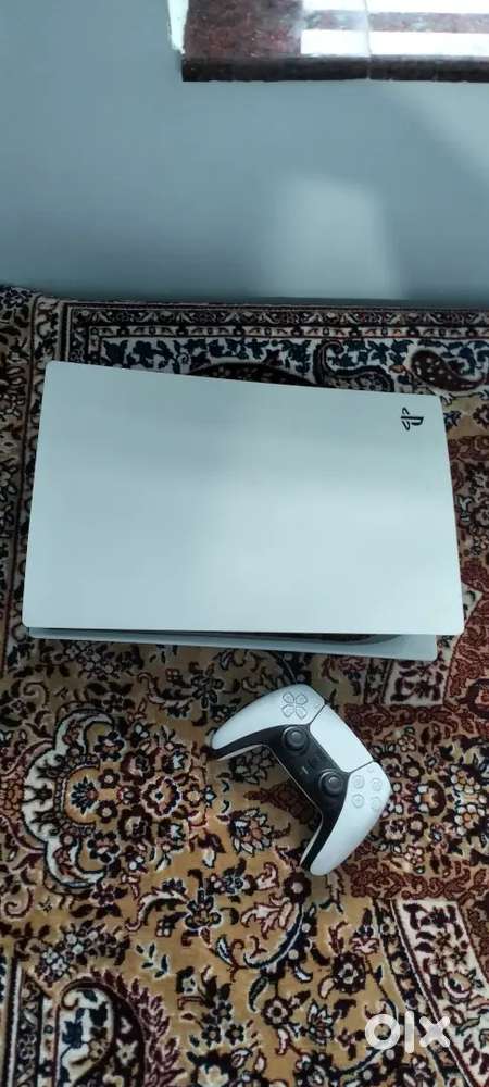 Ps 5 disc version •exlent condition •