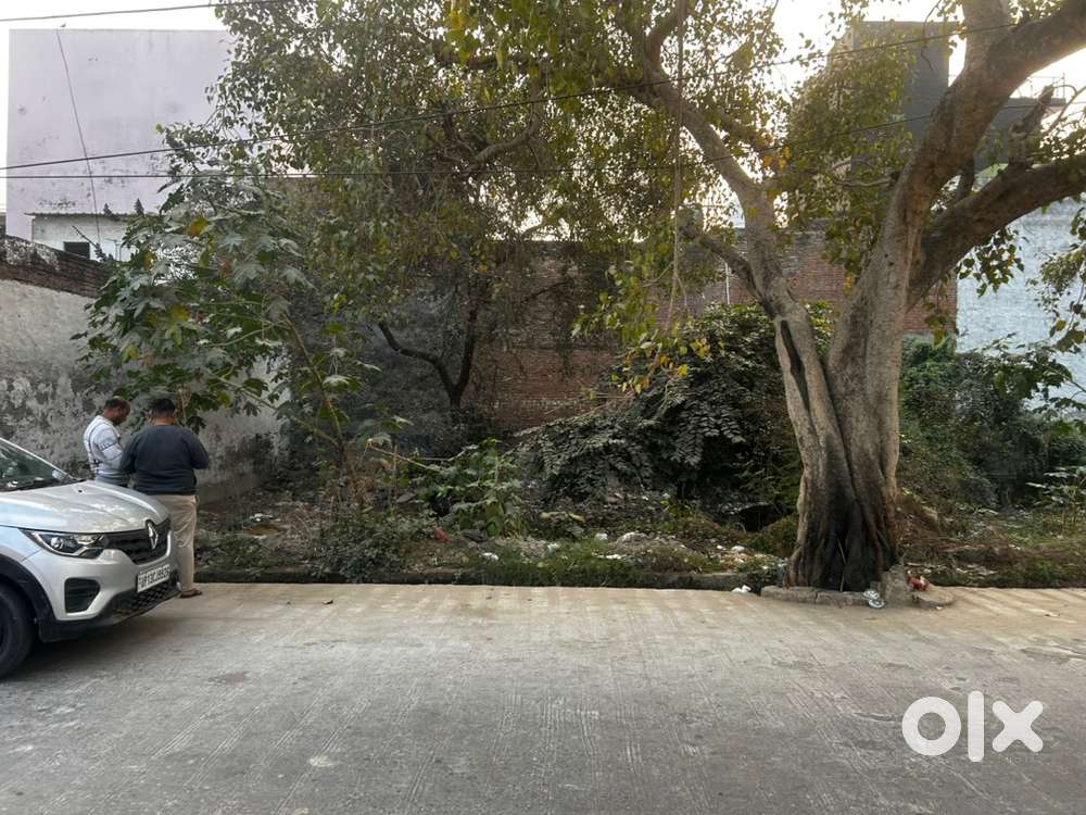 100 guj on road highway 50ft sikandrabad